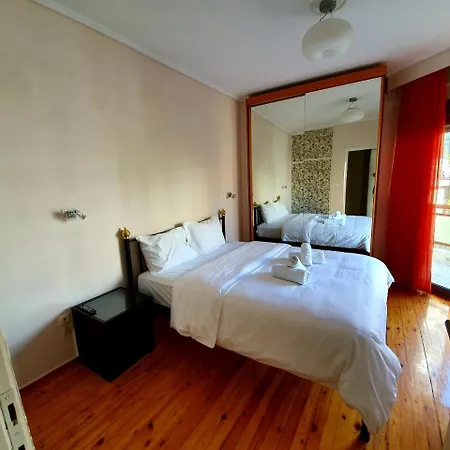 Wood 'N White, Nilie Hospitality Mgmt Salonicco